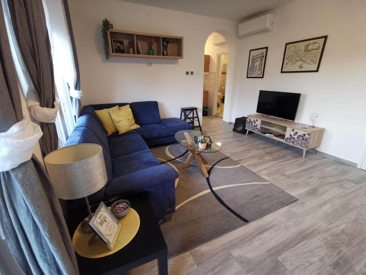 פולה Apartments Bonvenon2Center מראה חיצוני תמונה