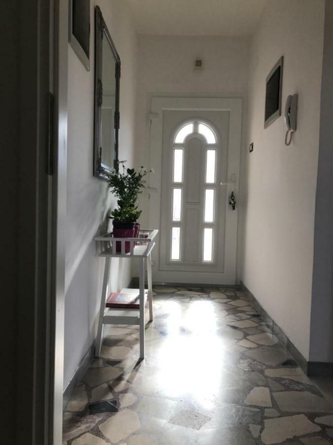 פולה Apartments Bonvenon2Center מראה חיצוני תמונה